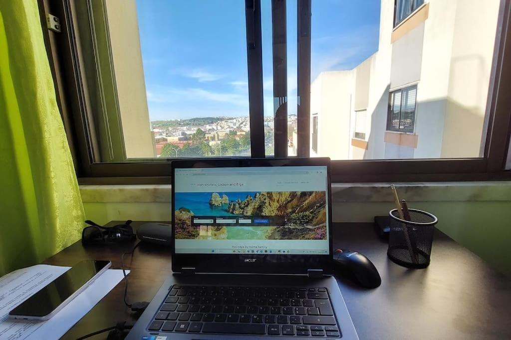 Enjoy Lisbon Cascais Sintra 1200 Metres To Metro Blue Line Sintra Rail Line Free Parking Apartment Amadora Exterior photo